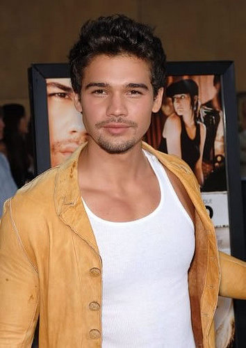 Steven Strait