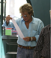 Rod Stewart Shops in Sydney for Son Alastair Rod Stewart Shops in Sydney for Son Alastair