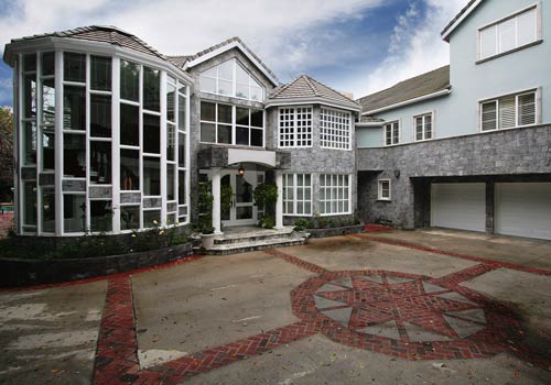 Guess Who's Selling? Guess Who's Selling?