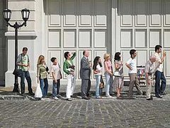 The How-To Lounge: Avoiding Lines The How-To Lounge: Avoiding Lines