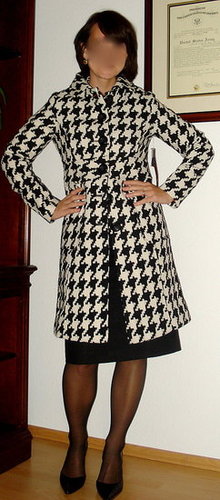 Look of the Day: Hot Houndstooth 