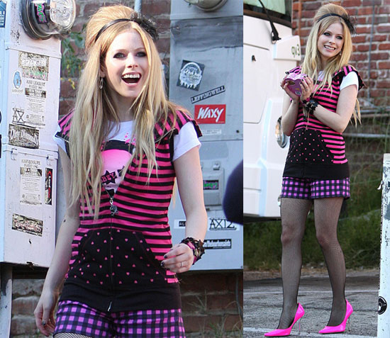 Avril Lavigne Loves Chocolates 