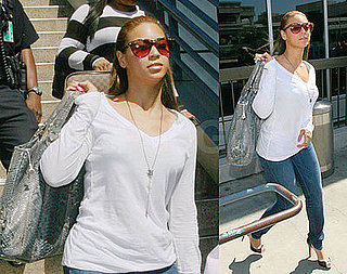 Photos of Beyonce Knowles at LAX 2008-08-13 02:03:00