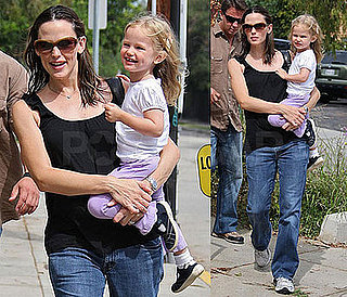 Photos of Pregnant Jennifer Garner Taking Violet To Art Class