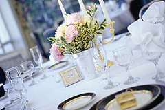 How to Deal With the Buffet at a Wedding Reception