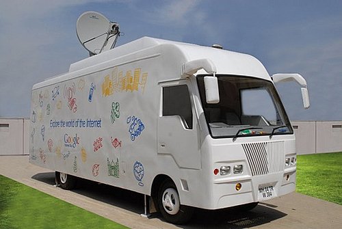 Daily Tech: Google's Net Bus Spreads Web Love Around India