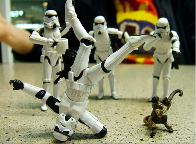 Star Wars Fan and Photographer Takes Funny Pictures of Stormtrooper Figurines Star Wars Fan and Photographer Takes Funny Pictures of Stormtrooper Figurines