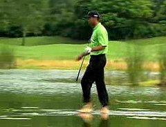 Tiger Woods Walks on Water in the Tiger Woods PGA Tour 08 Game