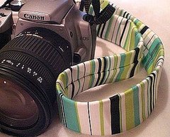 Photogeeks: Relax With This SLR Neck Strap! 
