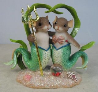 14 Horribly Tacky Cake Toppers