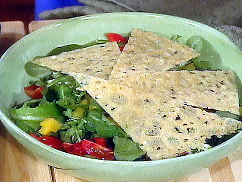 Monday's Leftovers: Salad With Feta, Chickpeas, and Pita