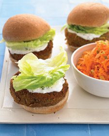 Fast & Easy Dinner: Veggie Burgers With Mint-Yogurt Sauce