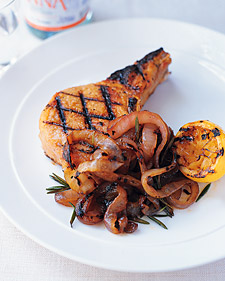 Sunday BBQ: Grilled Pork Chops and Onions Sunday BBQ: Grilled Pork Chops and Onions