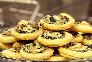 Spinach Gruyere Pinwheels Spinach Gruyere Pinwheels