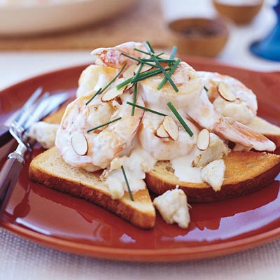 Fast & Easy Dinner: Seafood Newburg on Buttered Toast Fast & Easy Dinner: Seafood Newburg on Buttered Toast