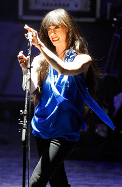 Alanis Morissette Goes Vegan and Loses 20 Pounds