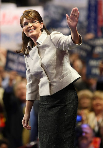 Briefing Book! Sarah Palin Has Unresolved Wardrobe Issues