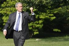 Bush Welcomes New US Citizens on Fourth of July