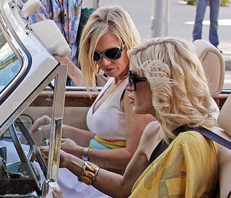 90210 Style: Kelly and Donna 90210 Style: Kelly and Donna