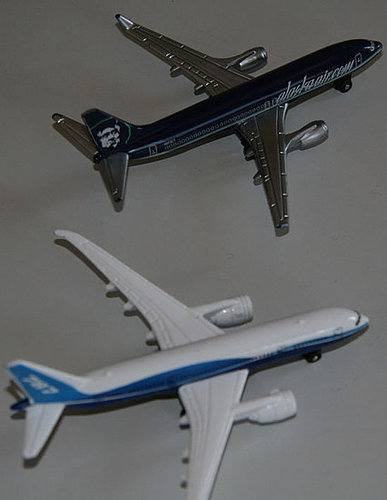 Planes Come in For a Landing Planes Come in For a Landing