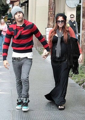 Pete Takes His Baby Mama to See Wicked Pete Takes His Baby Mama to See Wicked