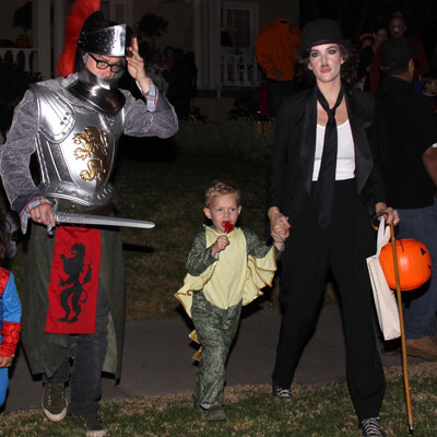 Liv and Milo Mime Their Way Through Trick-or-Treating Liv and Milo Mime Their Way Through Trick-or-Treating