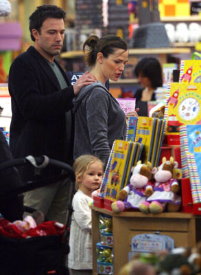 Papa Ben Eases Mama Jen While Violet Checks Out the Scene Papa Ben Eases Mama Jen While Violet Checks Out the Scene