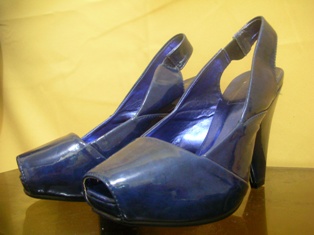 Blue pumps
