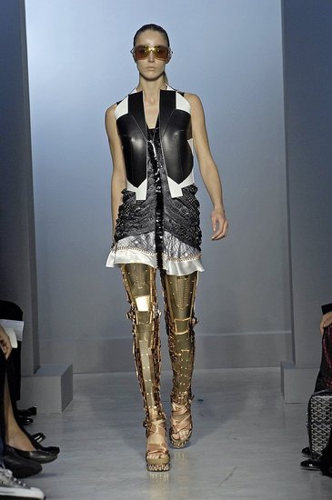 Superheroes: Fashion and Fantasy Superheroes: Fashion and Fantasy