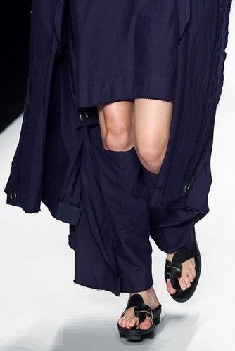 Issey Miyake Spring 08 Fashion Show Issey Miyake Spring 08 Fashion Show