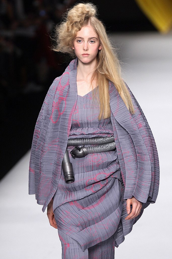 Issey Miyake Spring 08 Fashion Show Issey Miyake Spring 08 Fashion Show