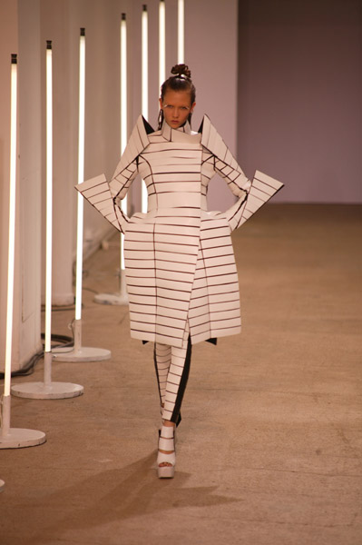 Paris Fashion Week: Gareth Pugh Spring 2009 Paris Fashion Week: Gareth Pugh Spring 2009