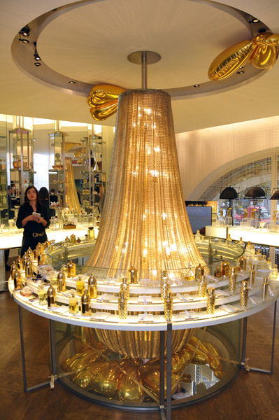 Guerlain Celebrates 180 Years With "The Revival of Time" Guerlain Celebrates 180 Years With "The Revival of Time"