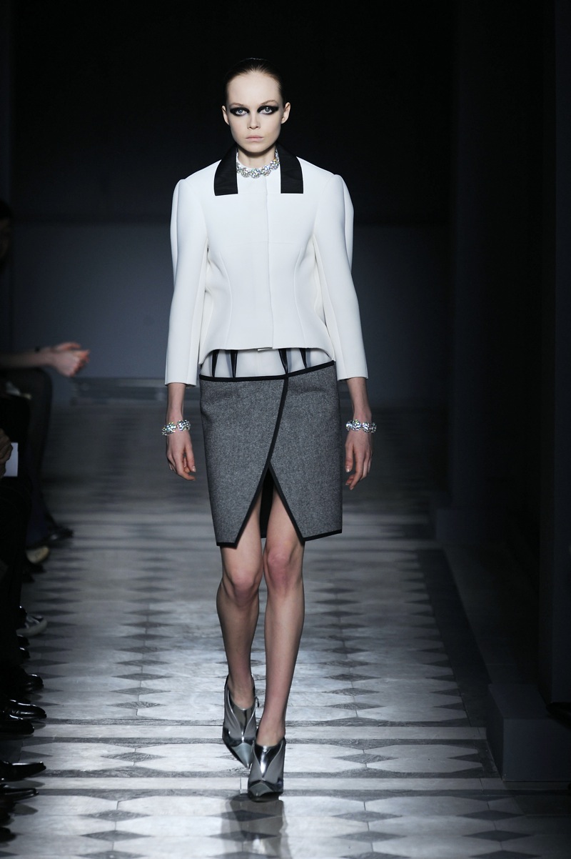 Balenciaga Fall/Winter 2008 Paris Fashion Show Fashion Week Balenciaga Fall/Winter 2008 Paris Fashion Show Fashion Week