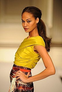 Fashion In 50 Seconds 12/09/08 Oscar Pre-Fall, Urban Wimps Out,  Retailer Woes, Doo Ri Diffuses