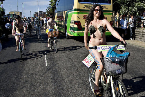 Lykkelig! Danes Top List As Happiest in a Happier World