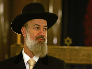Chief Rabbis Call For Prayer to End Financial Crisis 