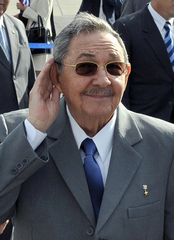 Should Barack Obama Meet Cuba's Raul Castro? 