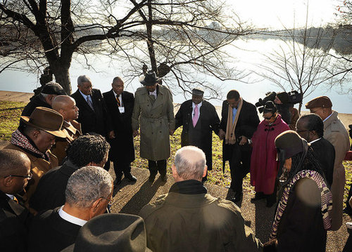Friends of MLK Gather to Raise Funds For Memorial  