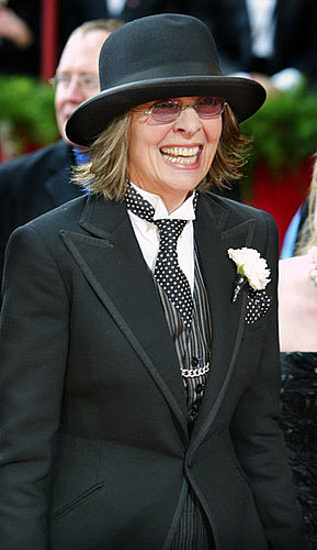 Wearing a signature hat at the 2004 Academy Awards.
<span style='font-size:10px !important;'><a href="http:/... Wearing a signature hat at the 2004 Academy Awards.
<span style='font-size:10px !important;'><a href="http:/...