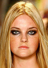 2009 Spring Fashion Week Beauty Look at Matthew Williamson 2009 Spring Fashion Week Beauty Look at Matthew Williamson