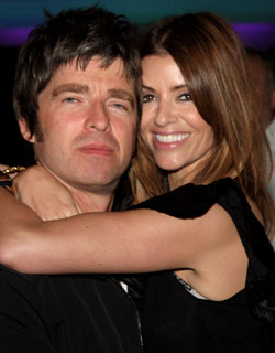 Sugar Bits: Noel's Back On Tour With Oasis