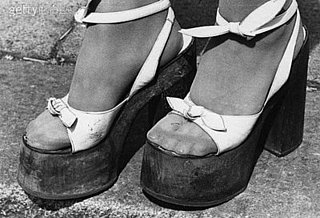 Do you Wear Tights with Open-Toe Shoes? 