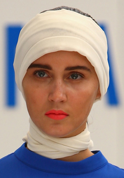 Catwalk Runway Autumn Winter Trend: Bright Bubblegum Pink Lipstick