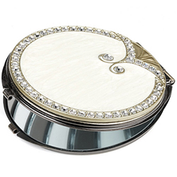 Christmas Gift Ideas For Grandma. Beauty and Pampering Buys