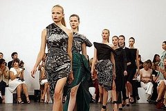 Roland Mouret, Still Sticking To What He Knows