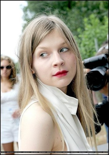 Girls with Style: Clémence Poésy 