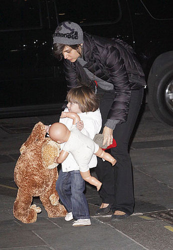 Three's Not A Crowd For Suri Three's Not A Crowd For Suri