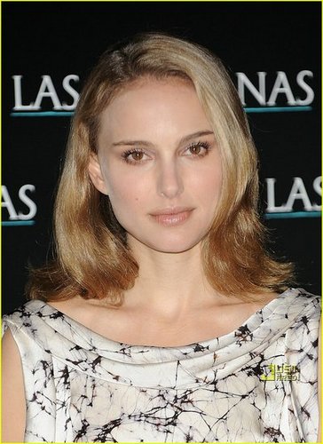 Do you like Natalie as a Blonde or a Brunette?