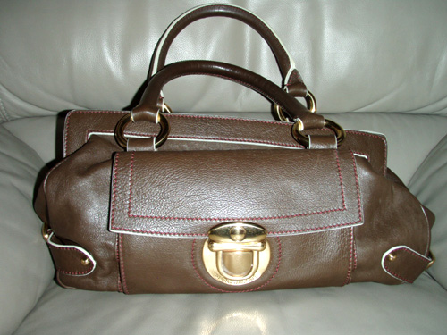What's in my bag :)
